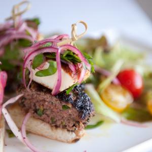 Burger d'agneau en quartier